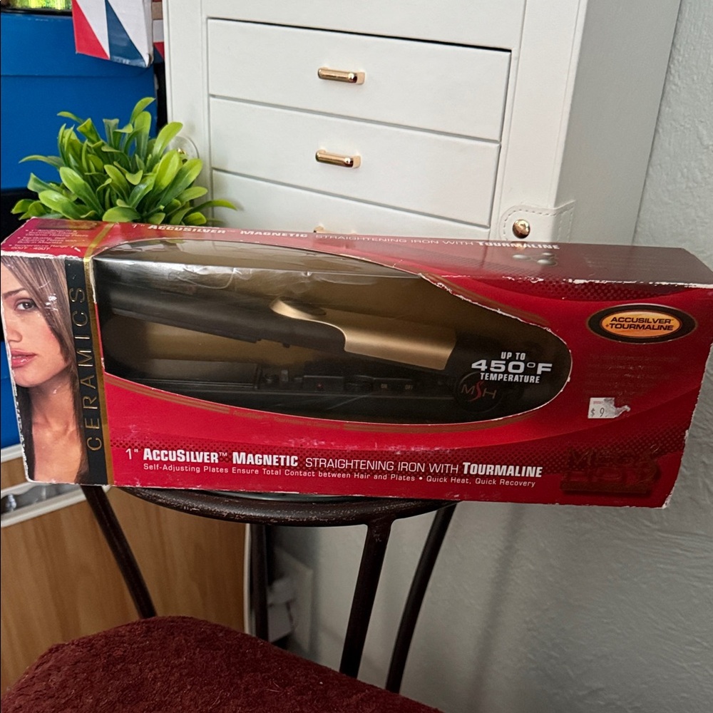 Accusilver Magnetic Straightening Iron with Tourmaline